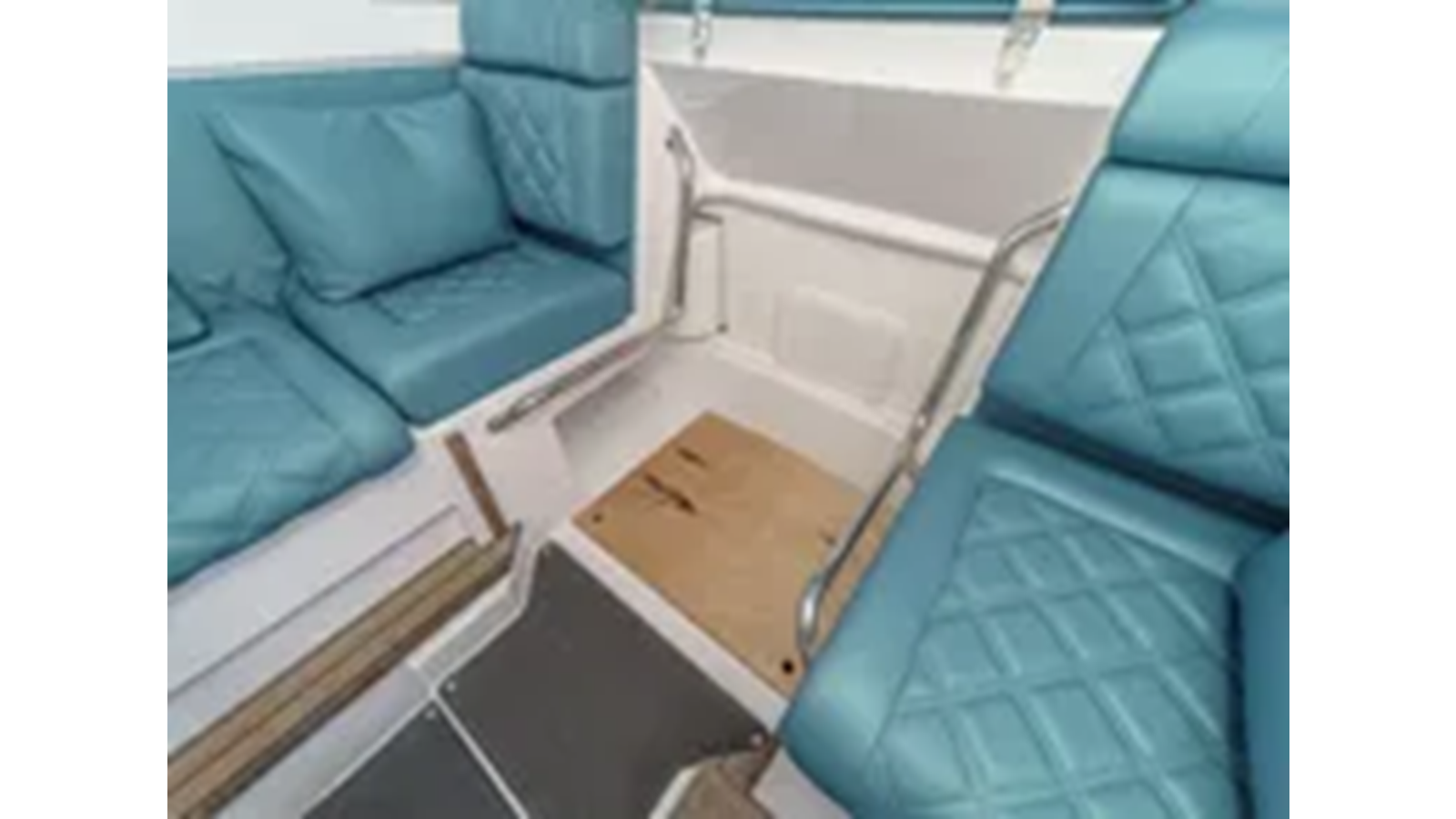 2021-axopar-37-8693d7