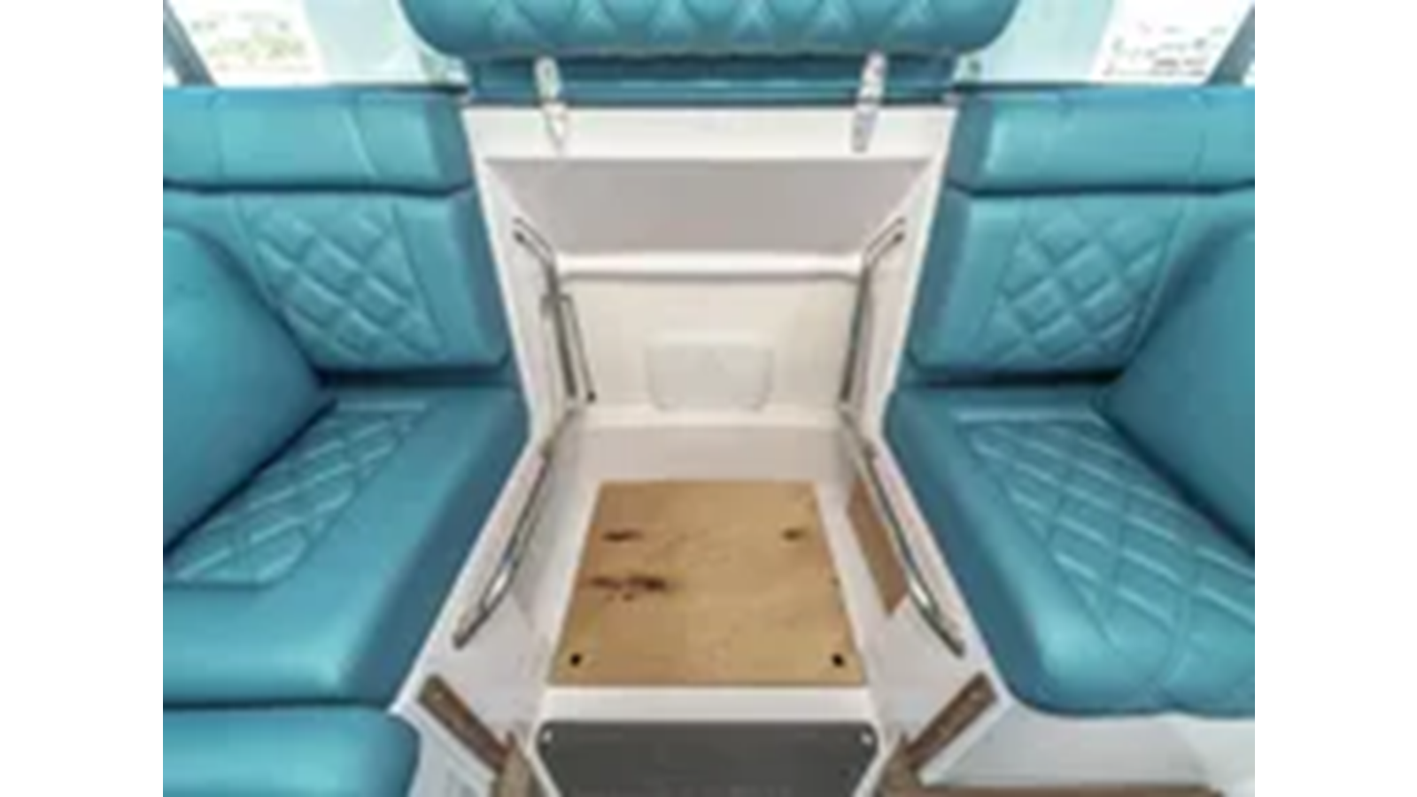 2021-axopar-37-8693d7