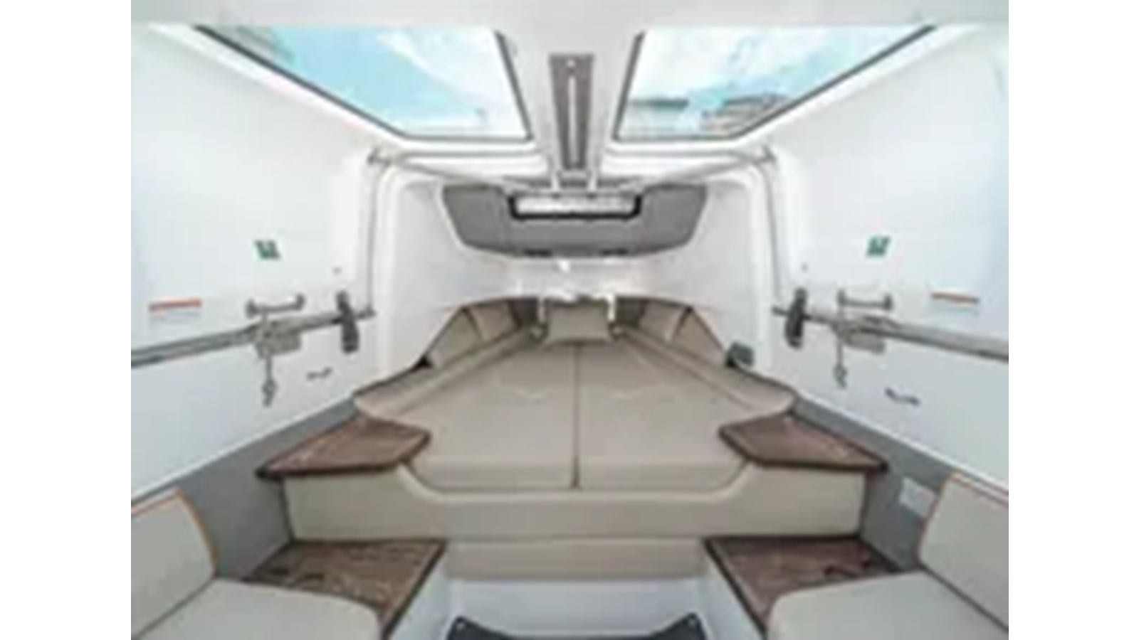 2021-axopar-37-8693d7