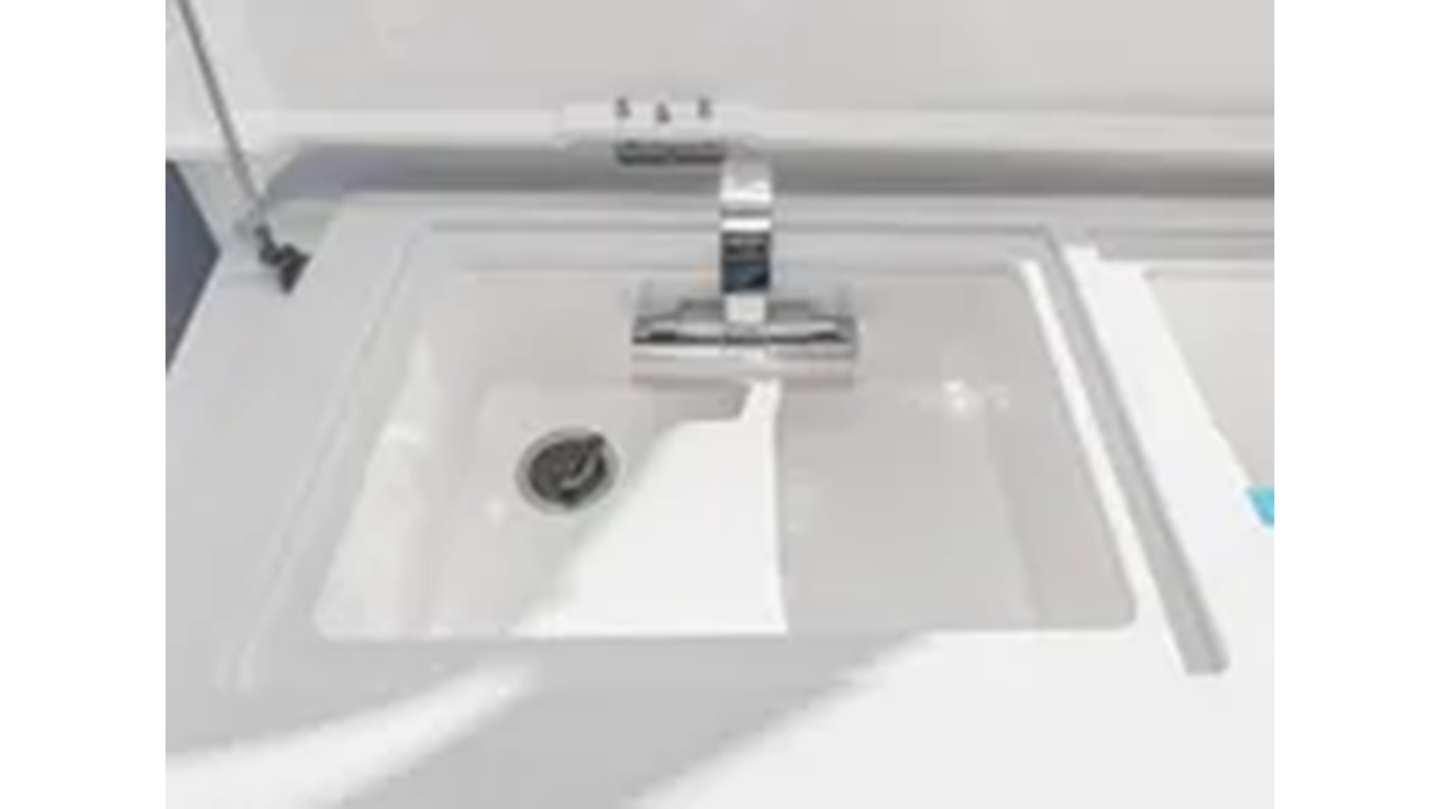 2021-axopar-37-8693d7