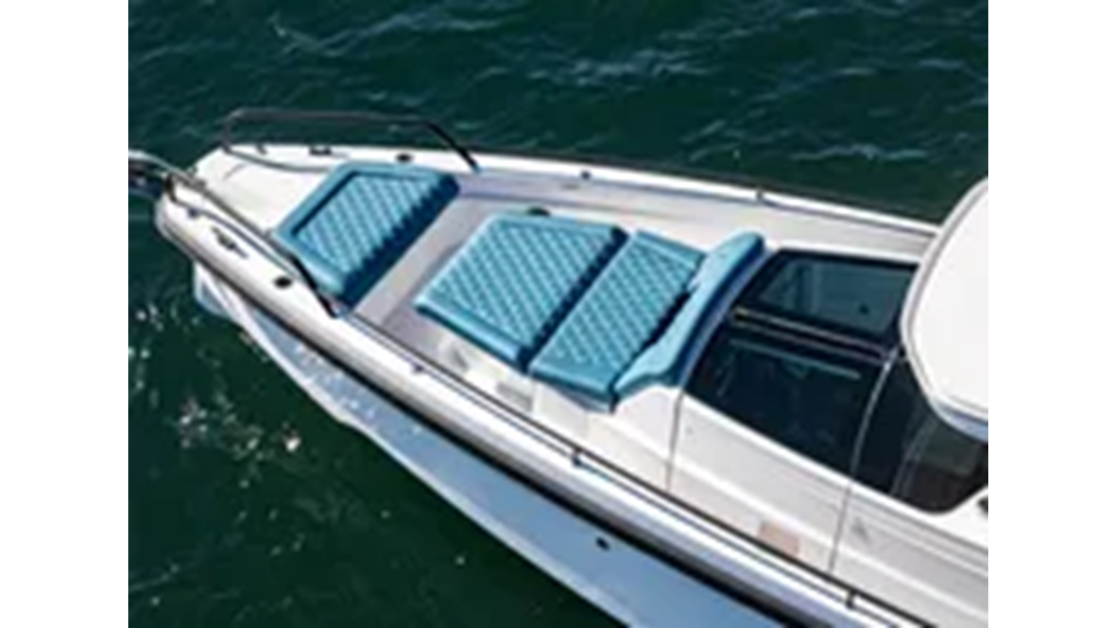 2021-axopar-37-8693d7