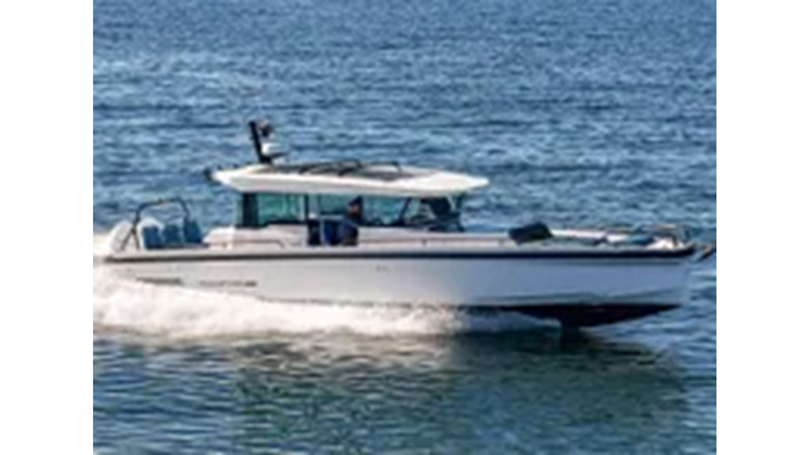 2021-axopar-37-8693d7