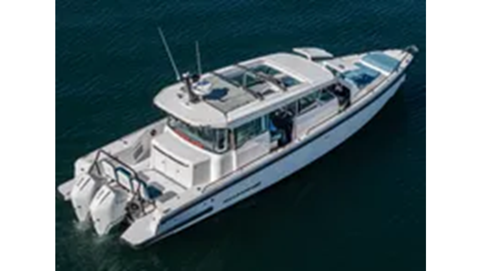 2021-axopar-37-8693d7