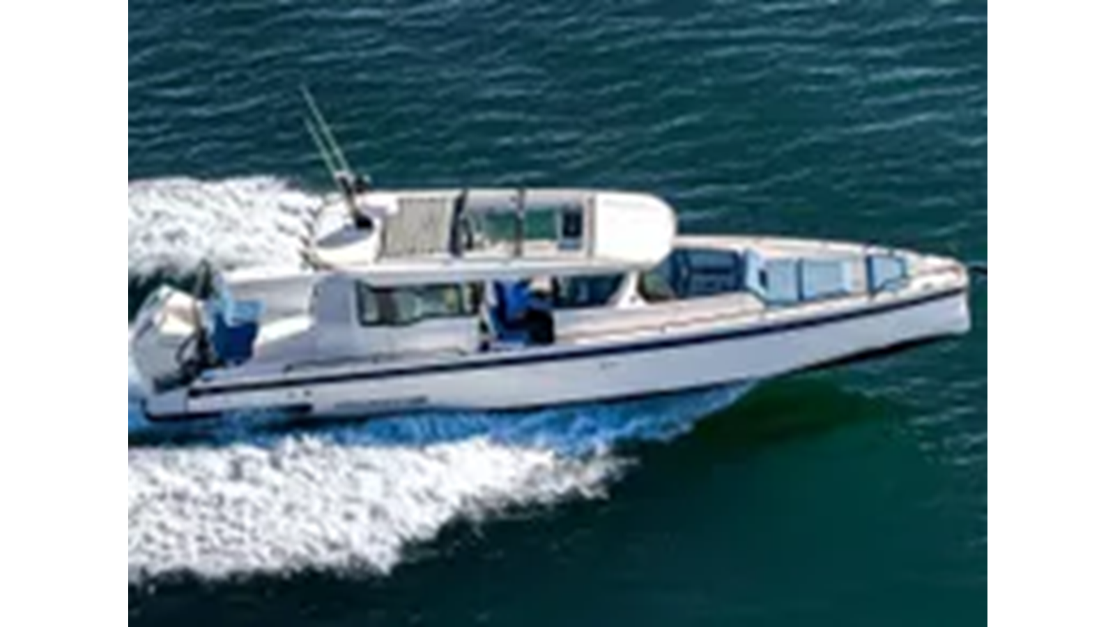 2021-axopar-37-8693d7