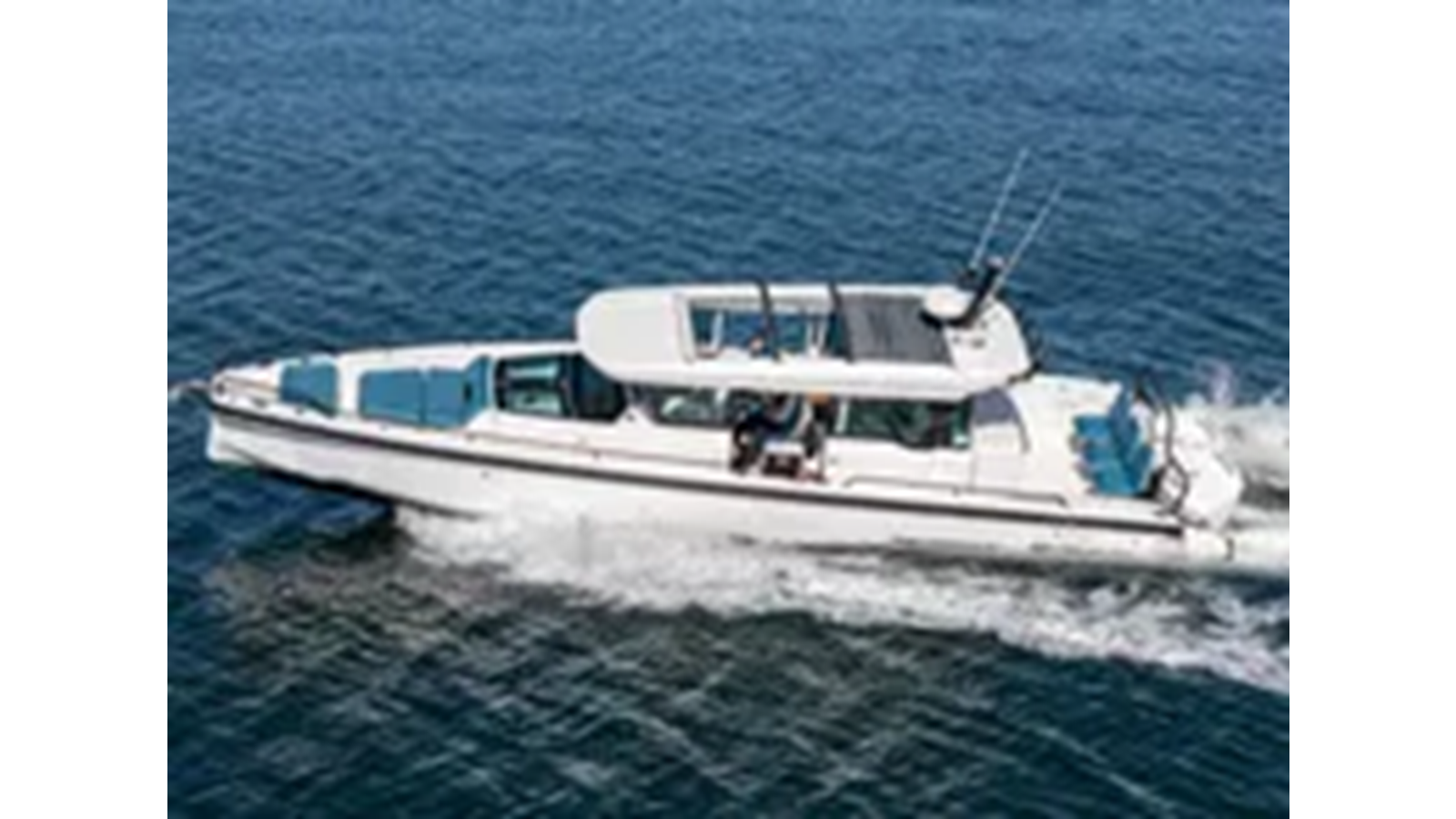 2021-axopar-37-8693d7