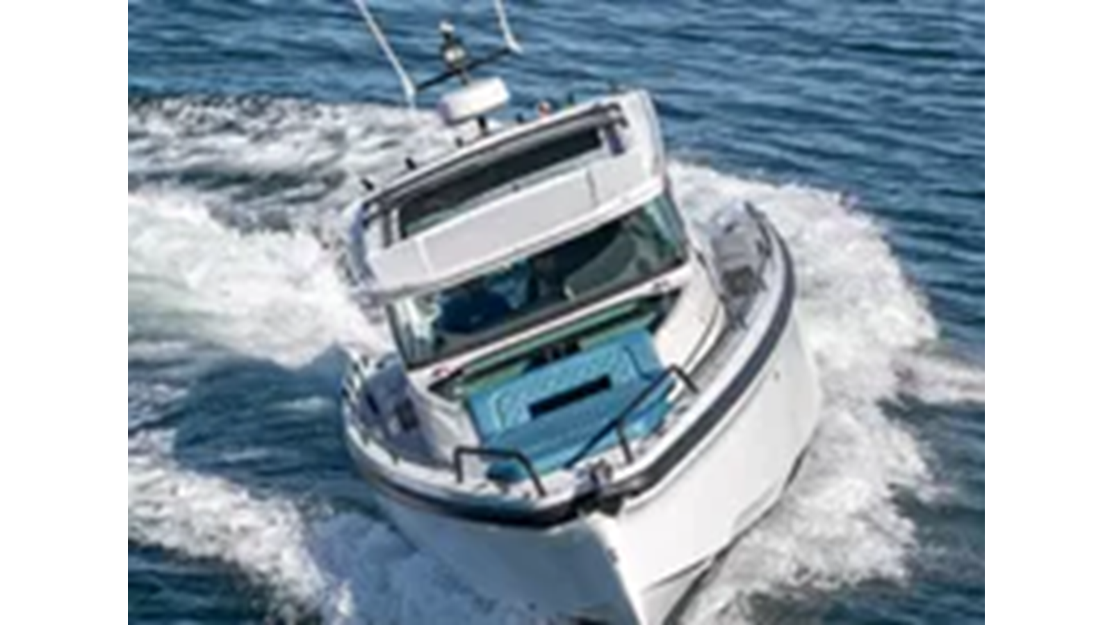 2021-axopar-37-8693d7