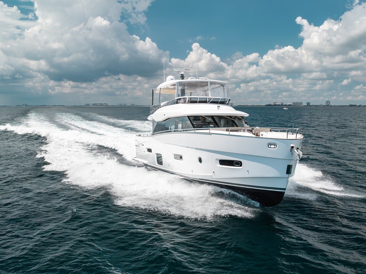 2021-azimut-yachts-66-1-112731