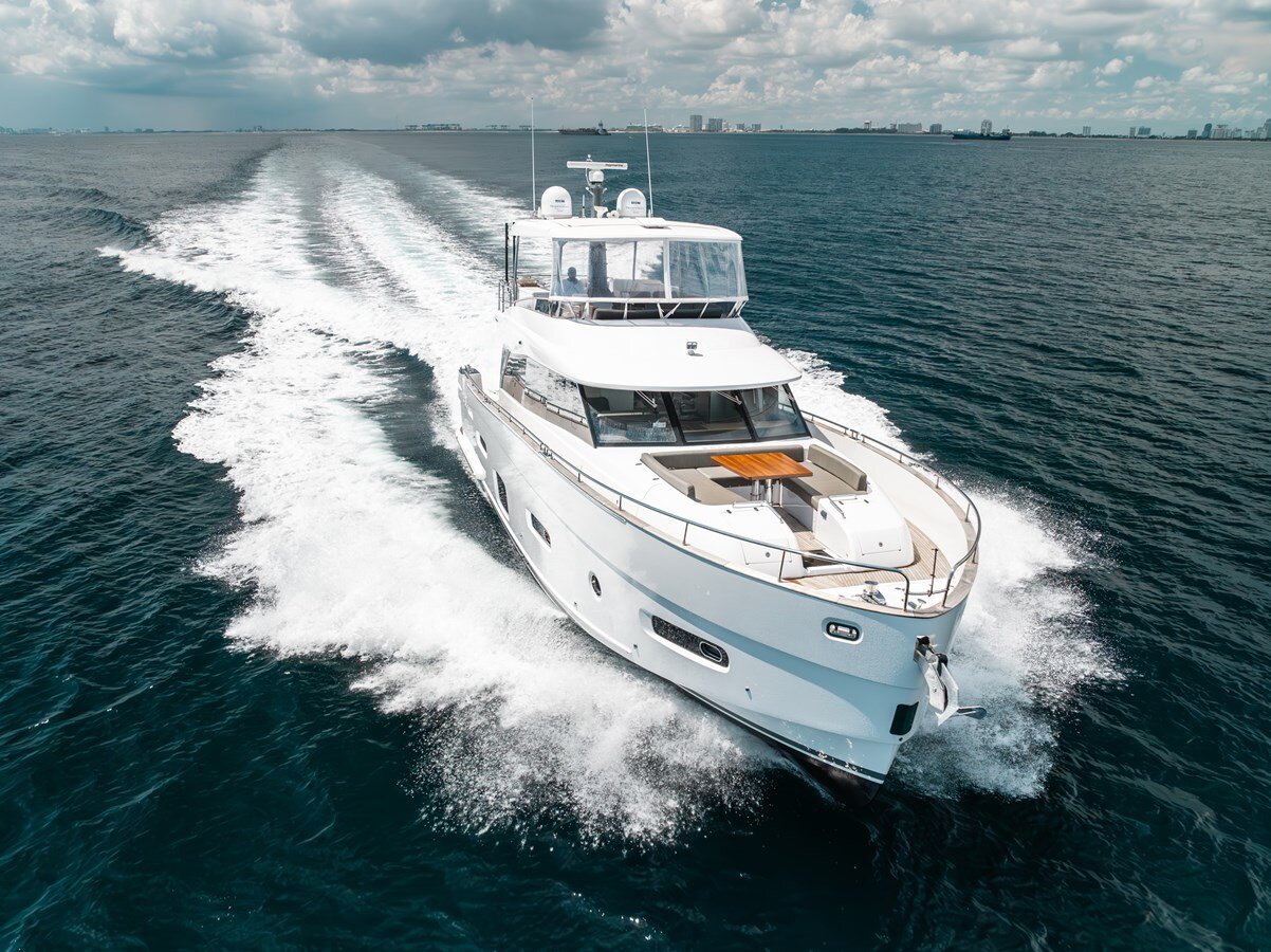 2021-azimut-yachts-66-1-112731