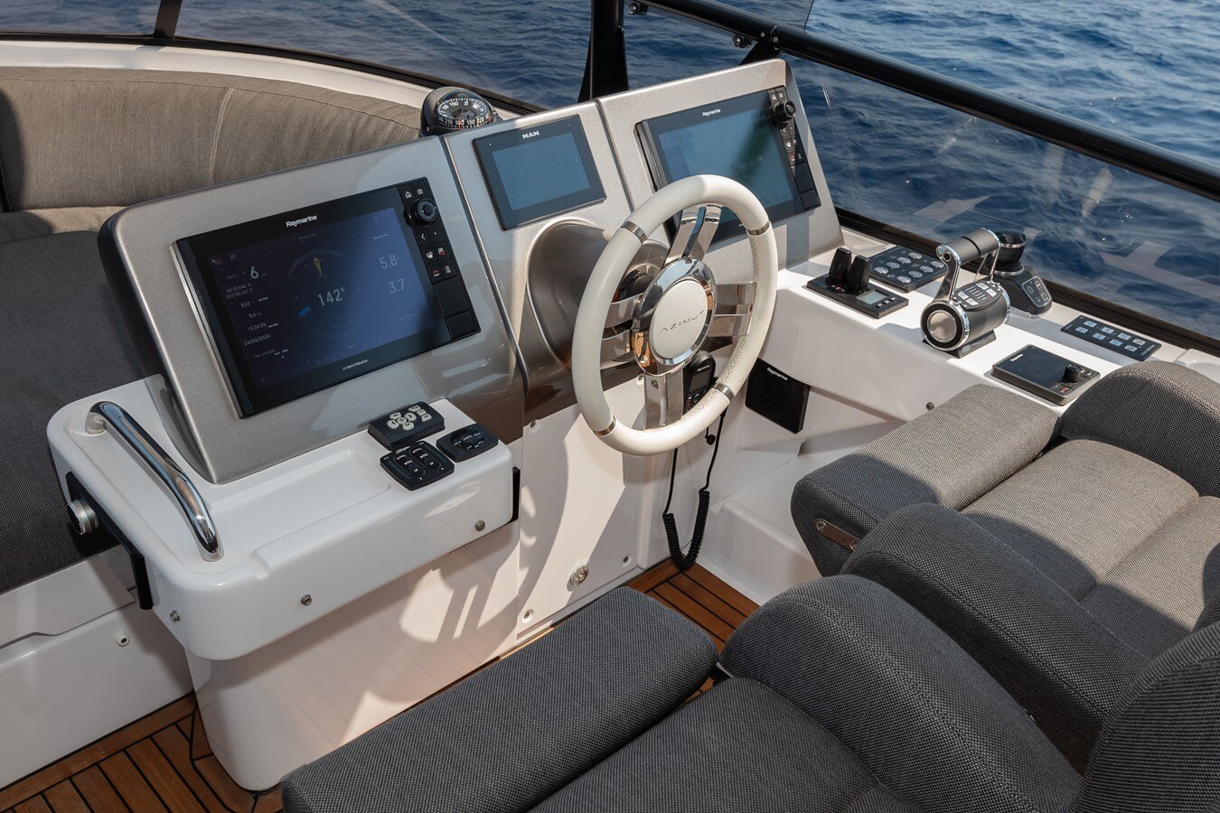 2021-azimut-yachts-66-2-3add0d