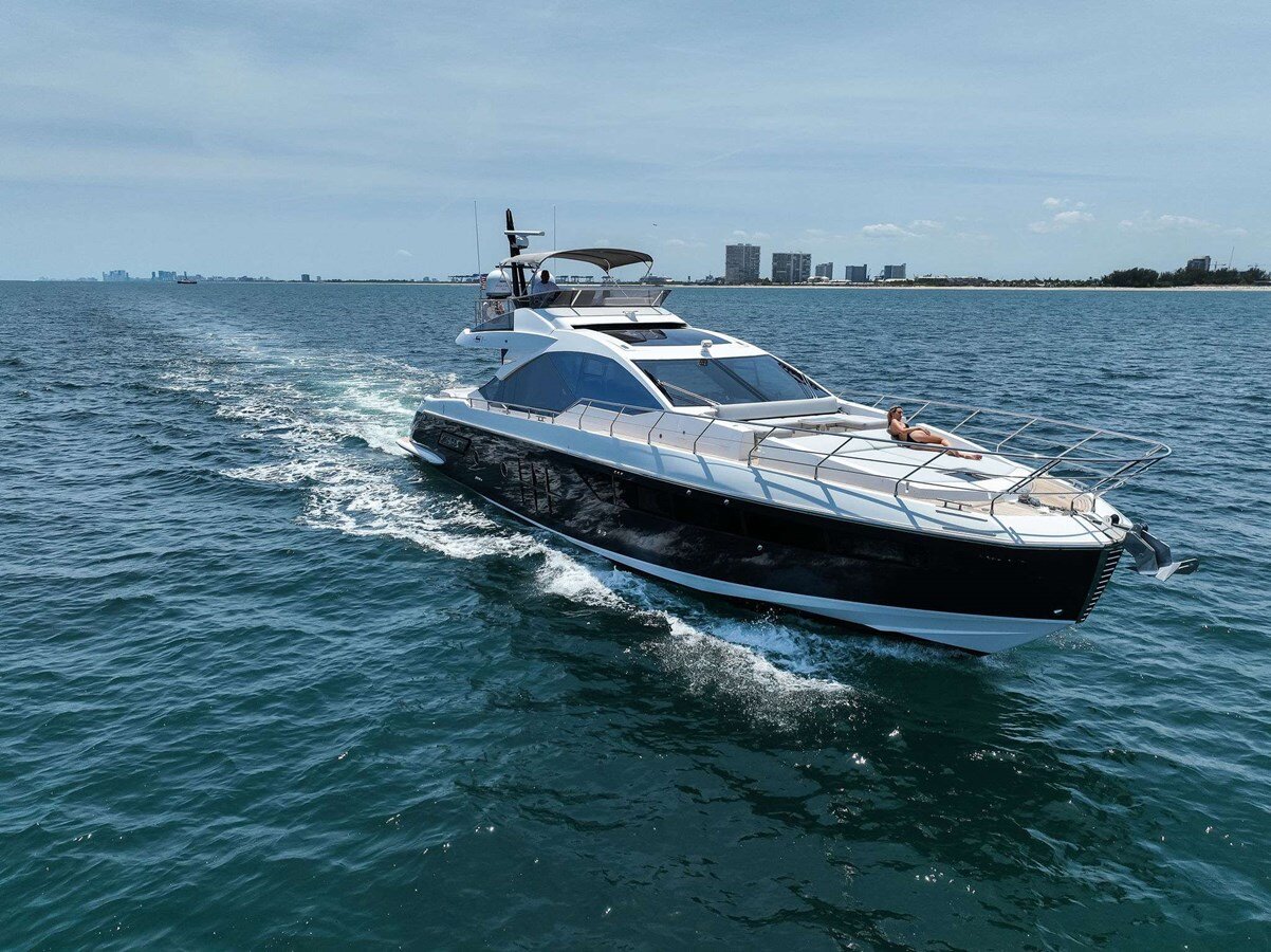 2021 AZIMUT YACHTS 70'