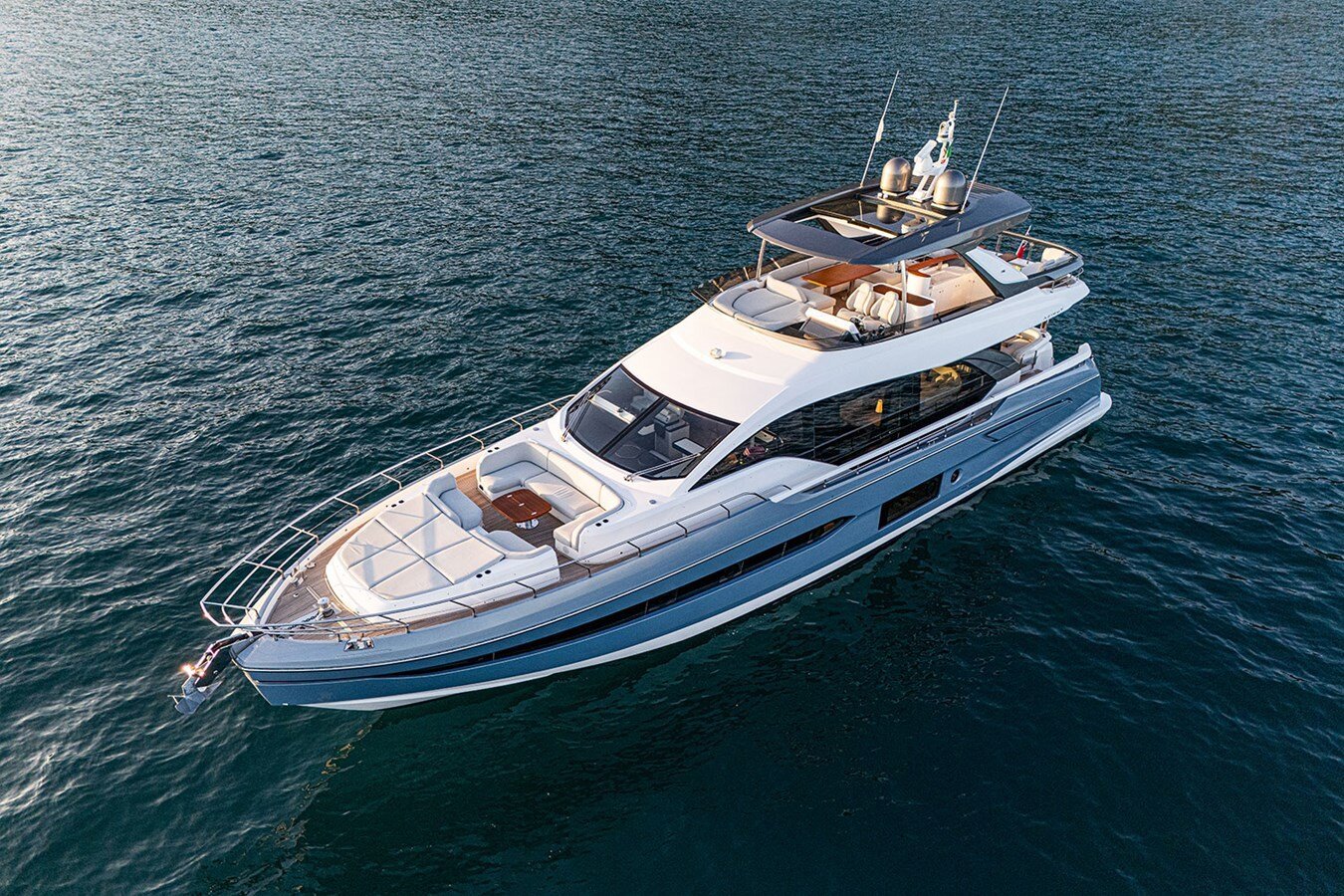 2021-azimut-yachts-77-7-1c06a0