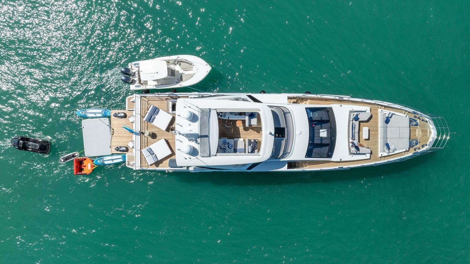 2021-azimut-yachts-88-2f7c2a