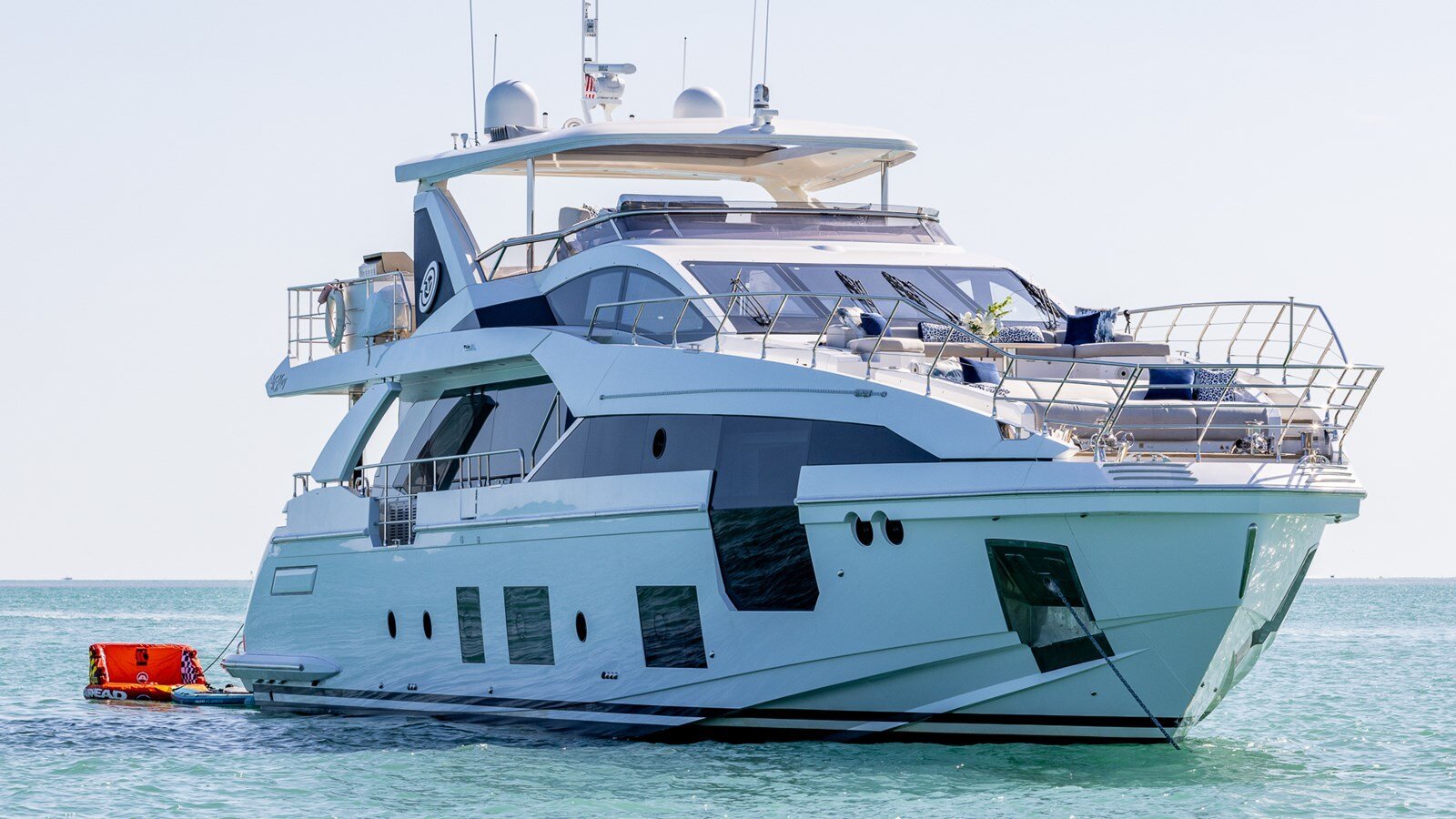 2021-azimut-yachts-88-2f7c2a