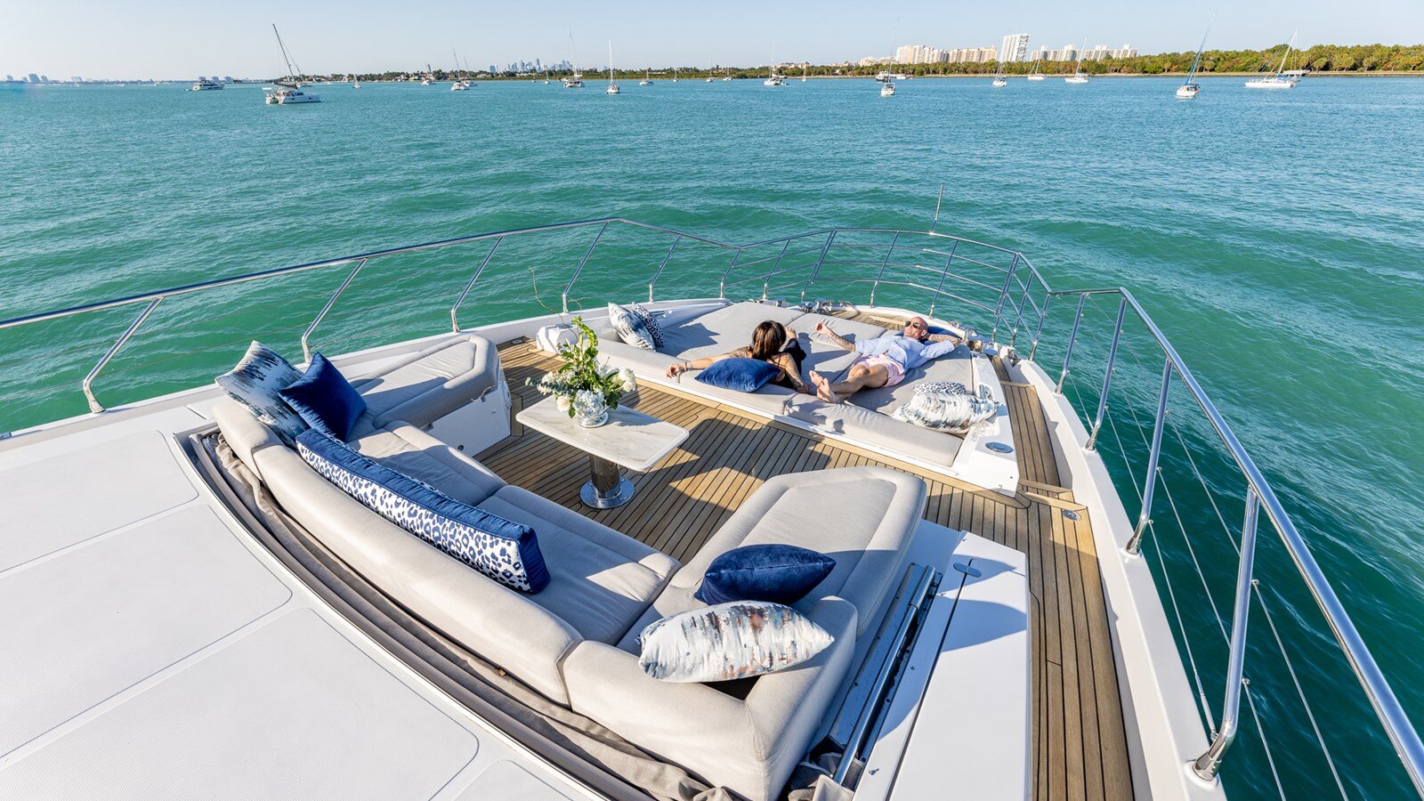 2021-azimut-yachts-88-2f7c2a