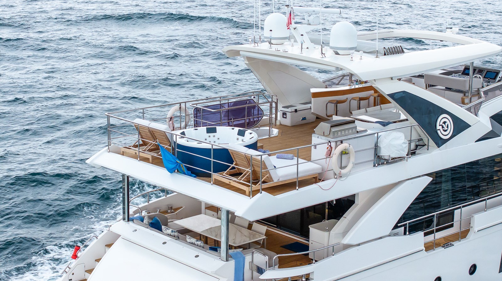 2021-azimut-yachts-88-8165ad