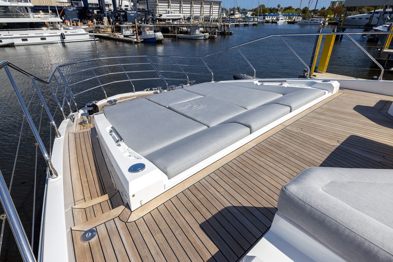 2021-azimut-yachts-88-8165ad