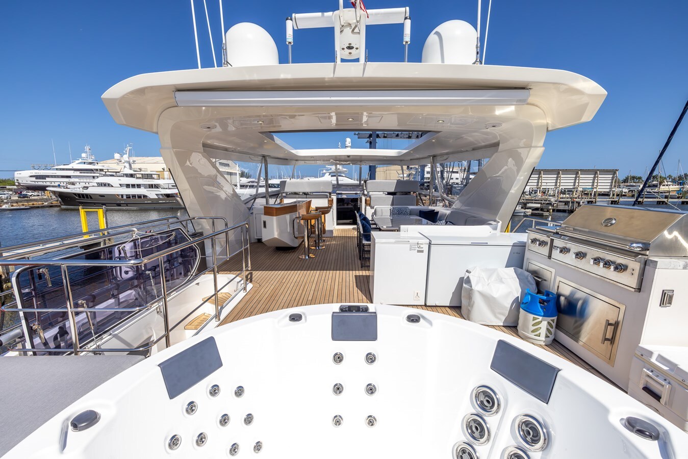 2021-azimut-yachts-88-8165ad