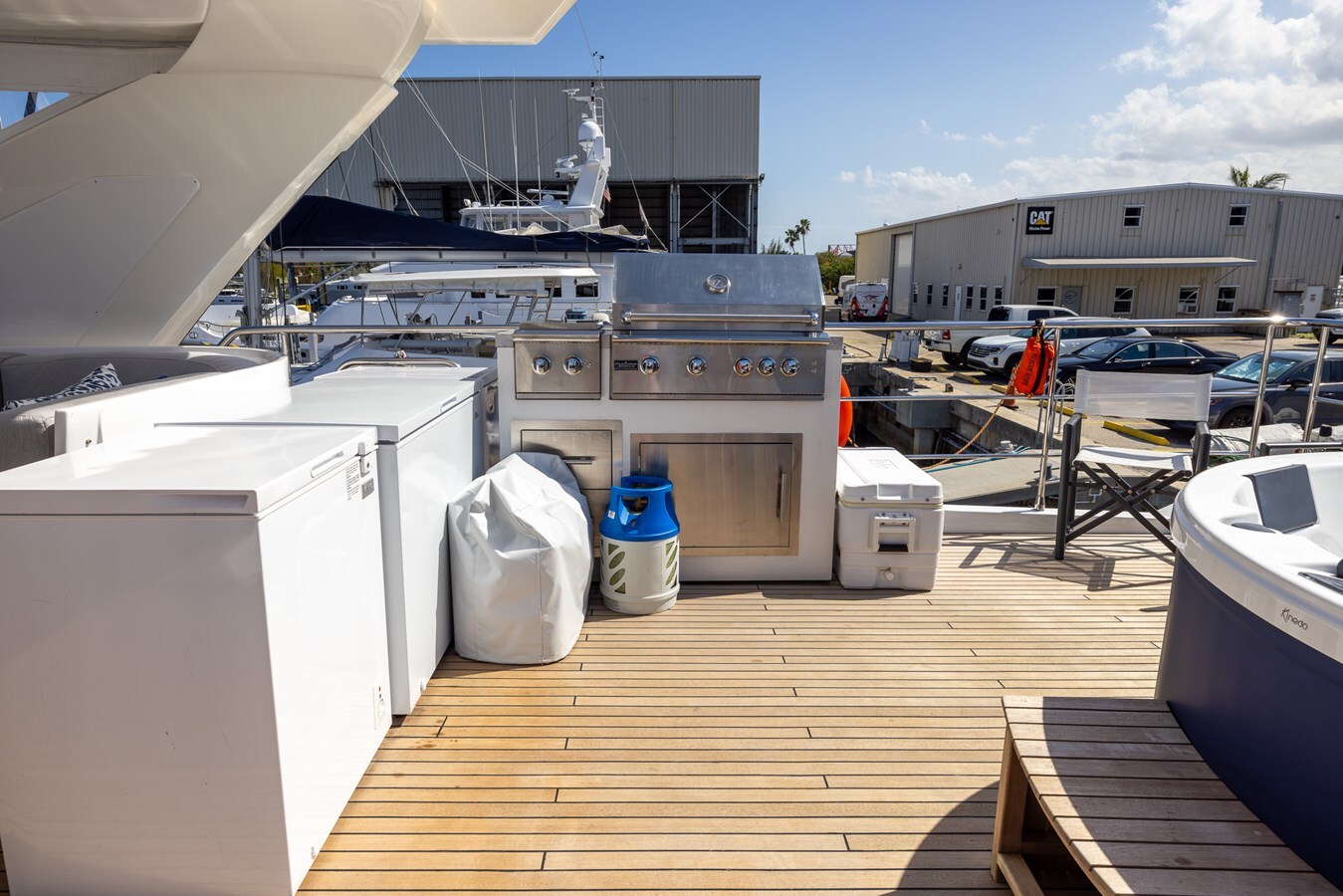 2021-azimut-yachts-88-8165ad