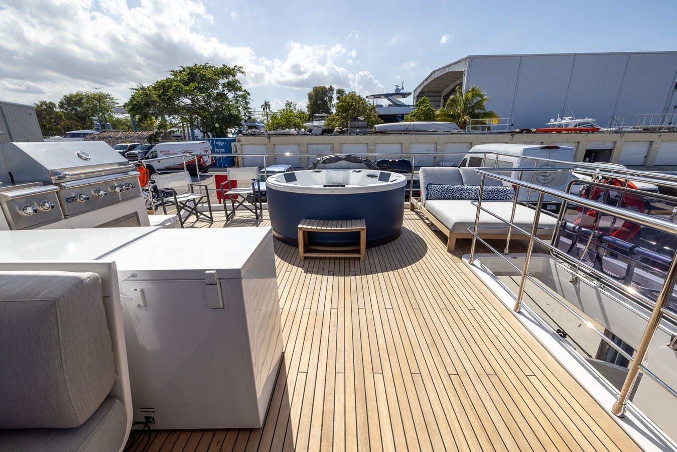 2021-azimut-yachts-88-8165ad