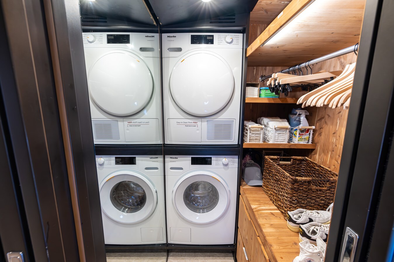 2021-azimut-yachts-88-8165ad