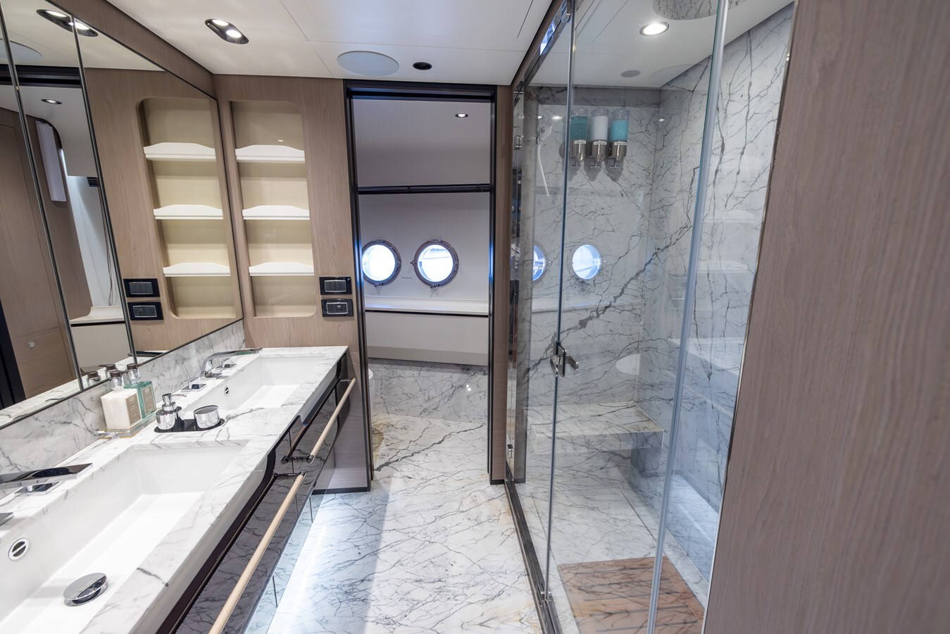 2021-azimut-yachts-88-8165ad