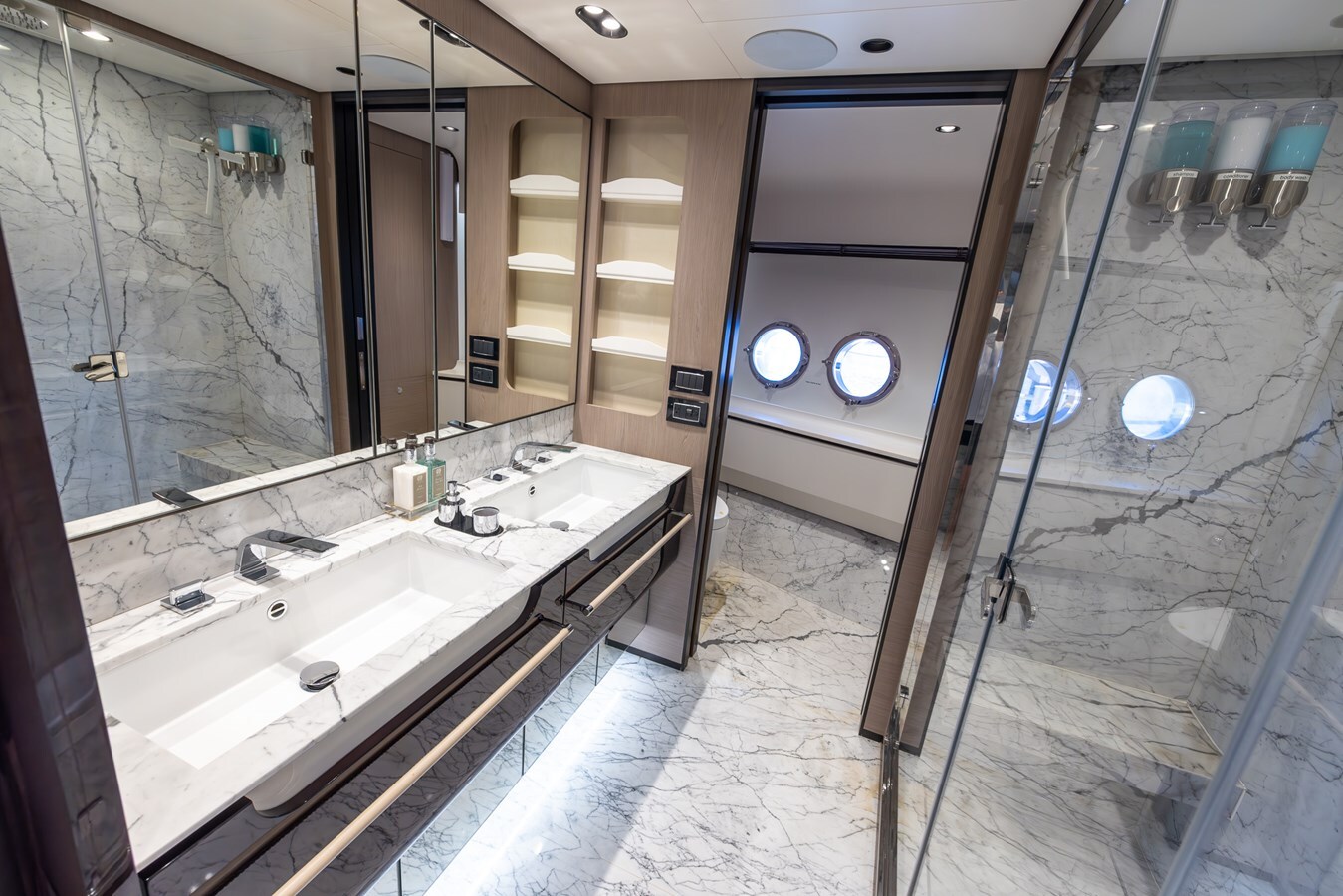 2021-azimut-yachts-88-8165ad