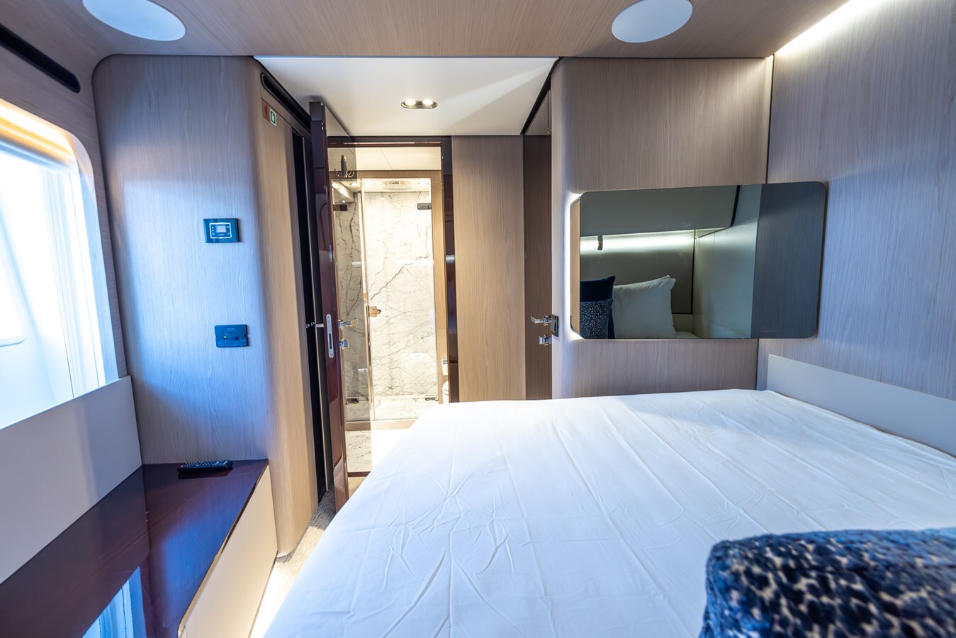 2021-azimut-yachts-88-8165ad