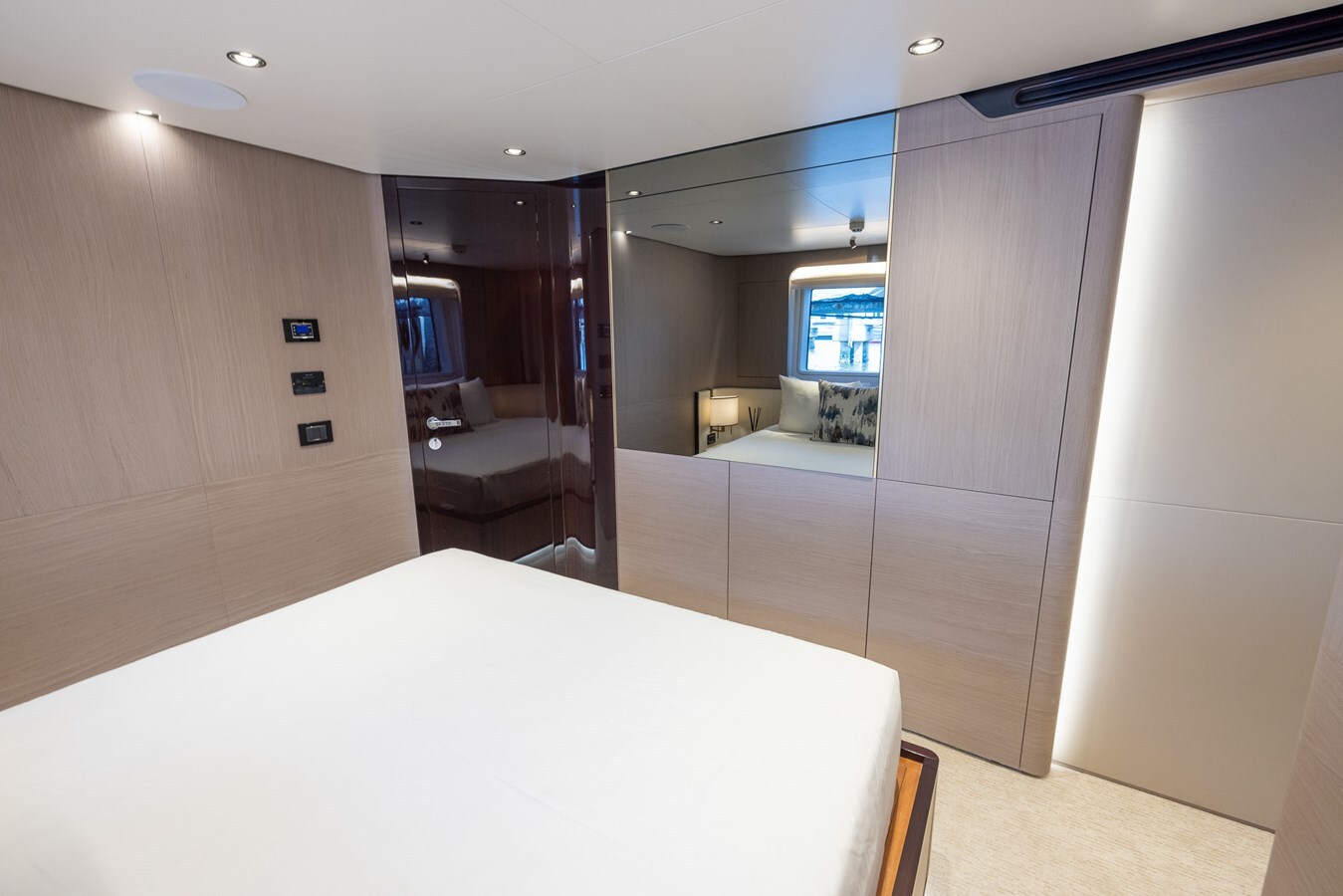 2021-azimut-yachts-88-8165ad