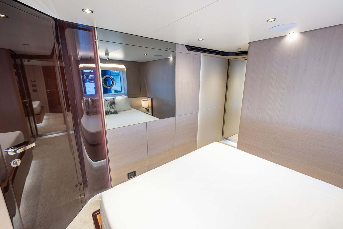 2021-azimut-yachts-88-8165ad