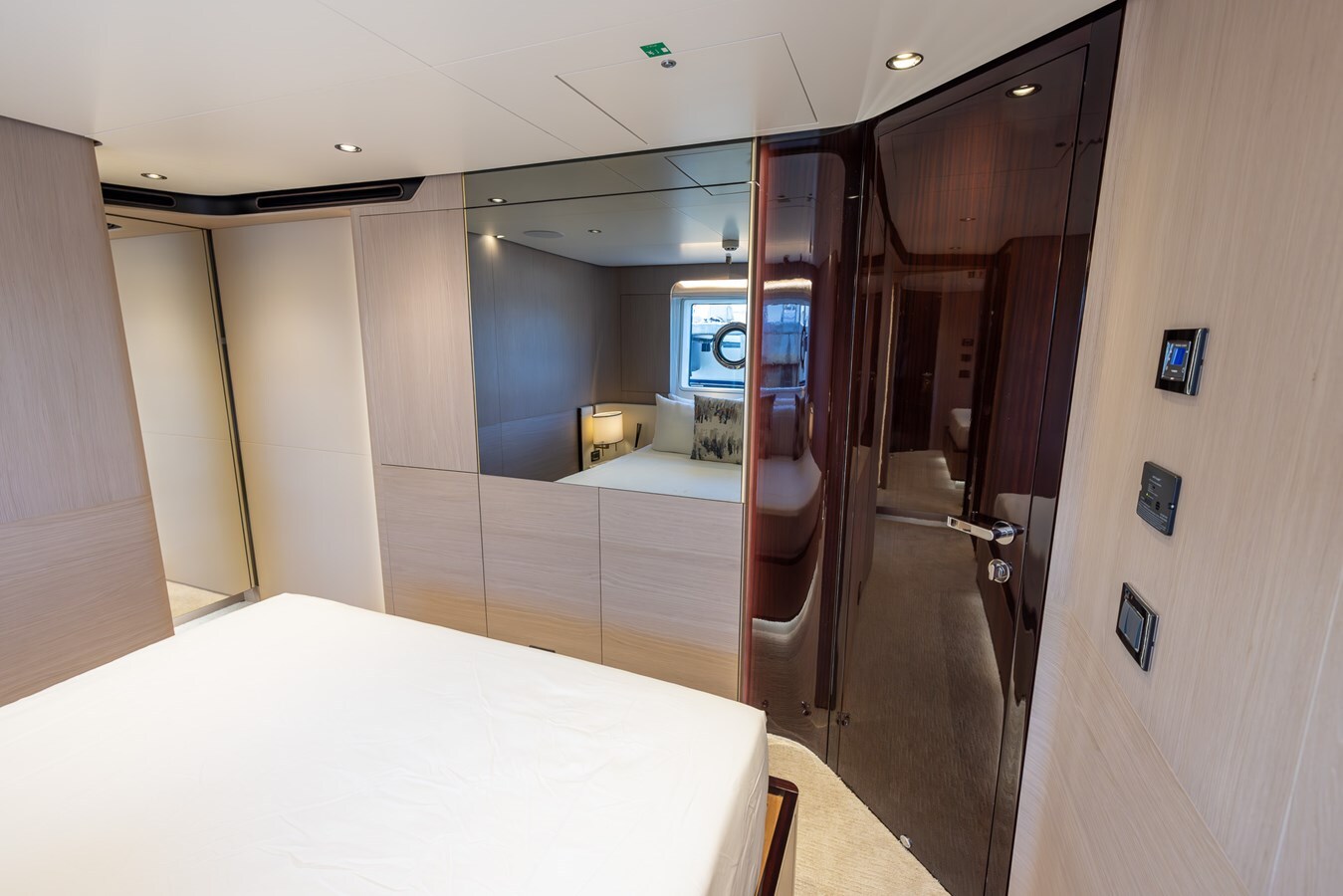 2021-azimut-yachts-88-8165ad