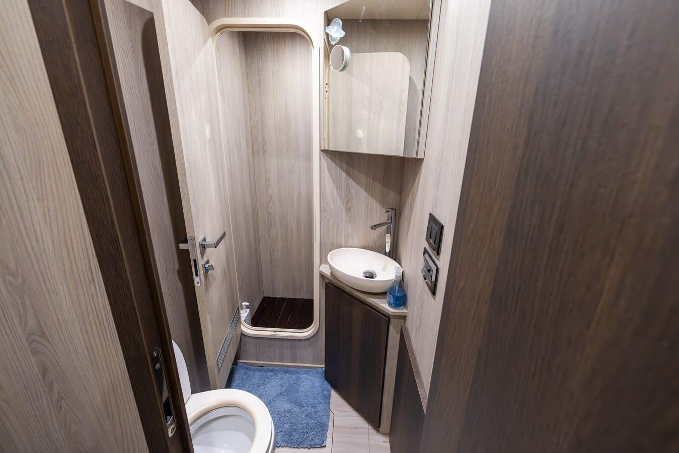 2021-azimut-yachts-88-8165ad