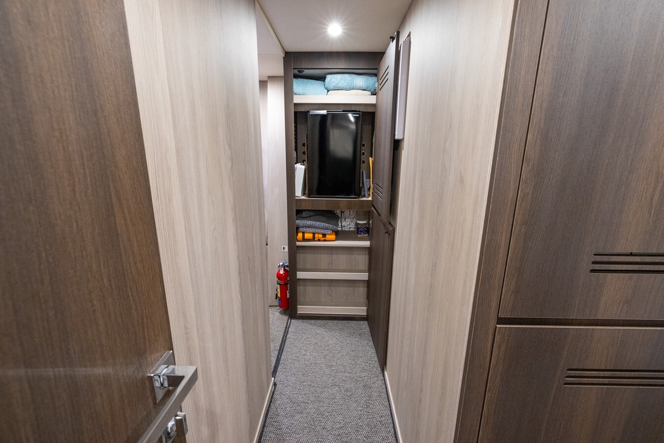 2021-azimut-yachts-88-8165ad