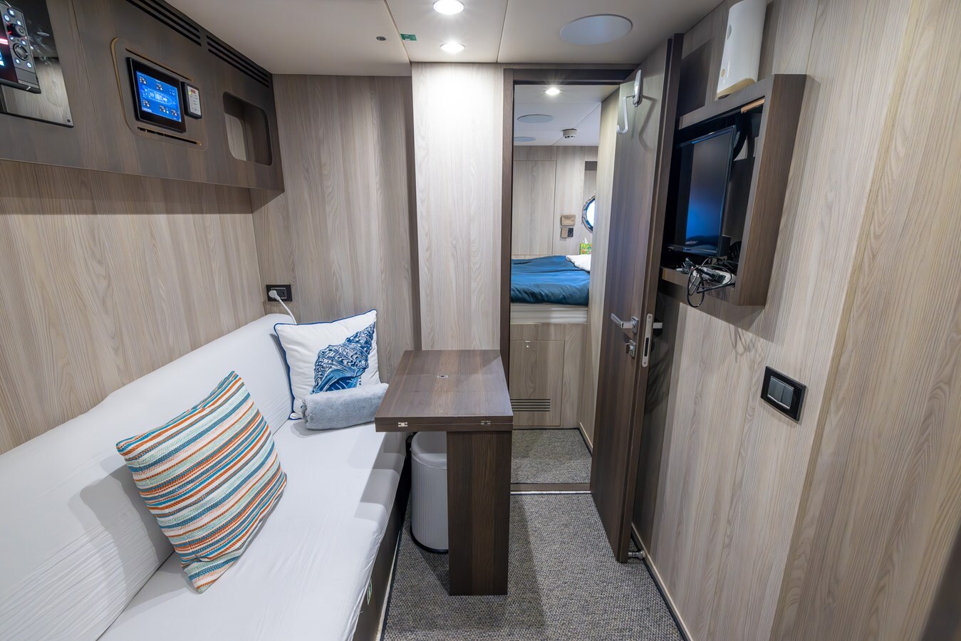 2021-azimut-yachts-88-8165ad