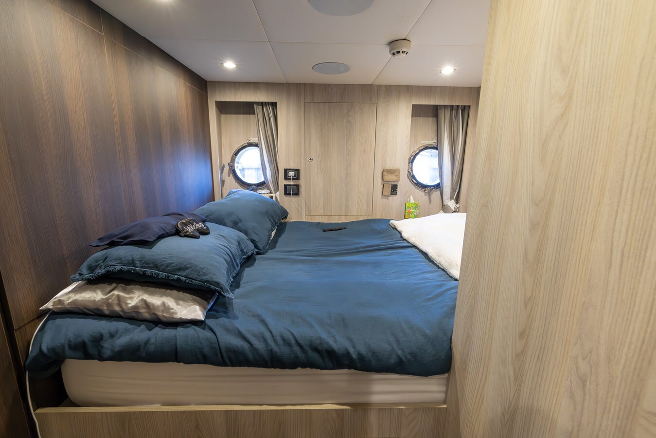 2021-azimut-yachts-88-8165ad