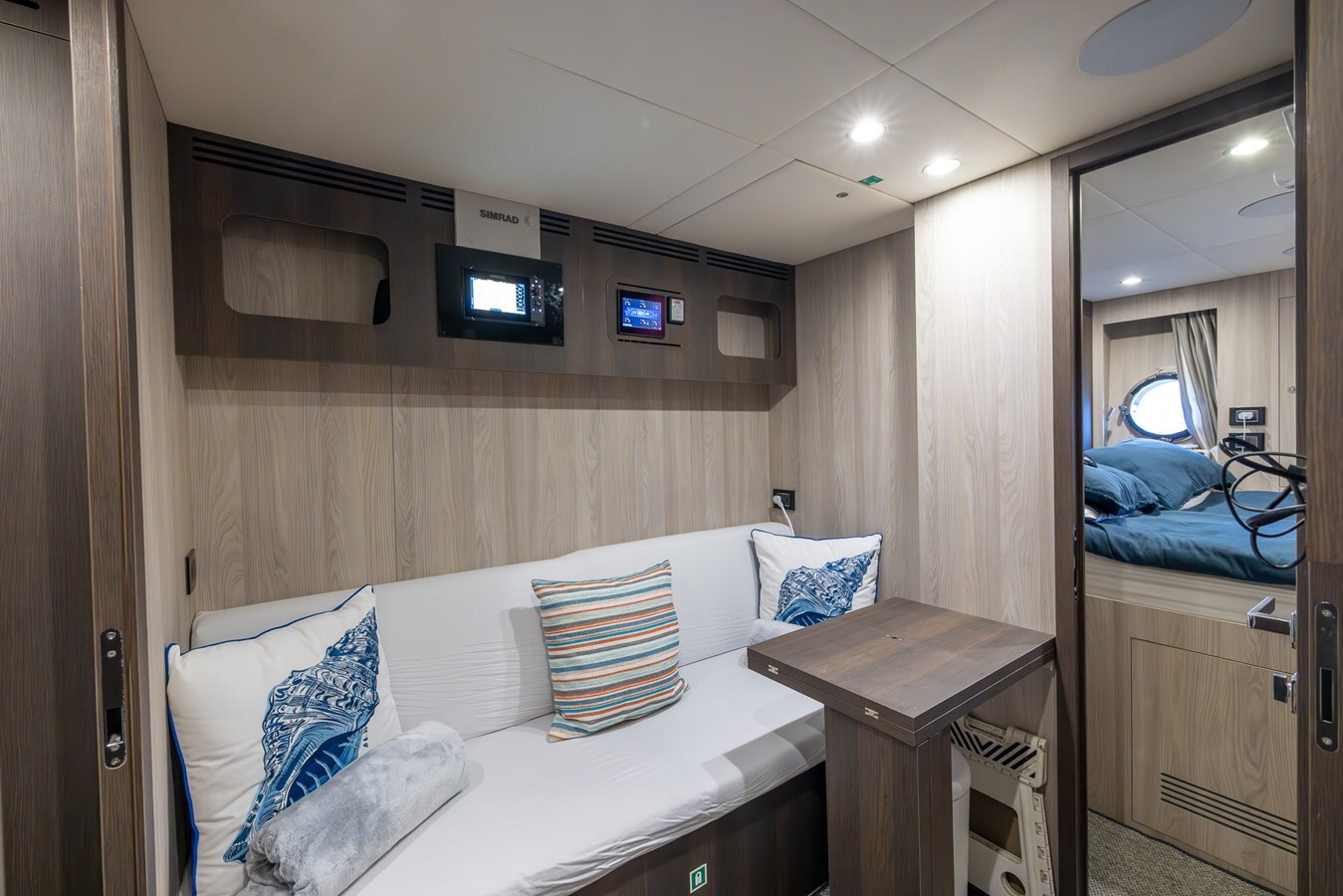 2021-azimut-yachts-88-8165ad