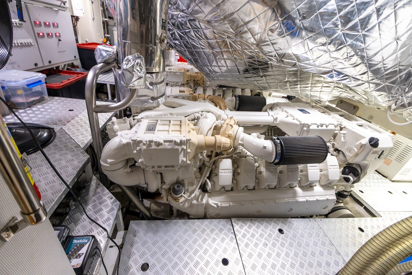 2021-azimut-yachts-88-8165ad