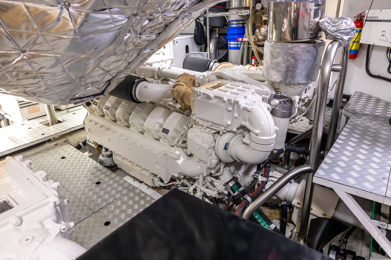 2021-azimut-yachts-88-8165ad