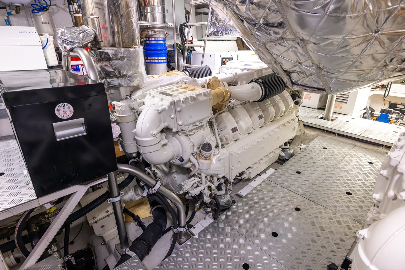 2021-azimut-yachts-88-8165ad