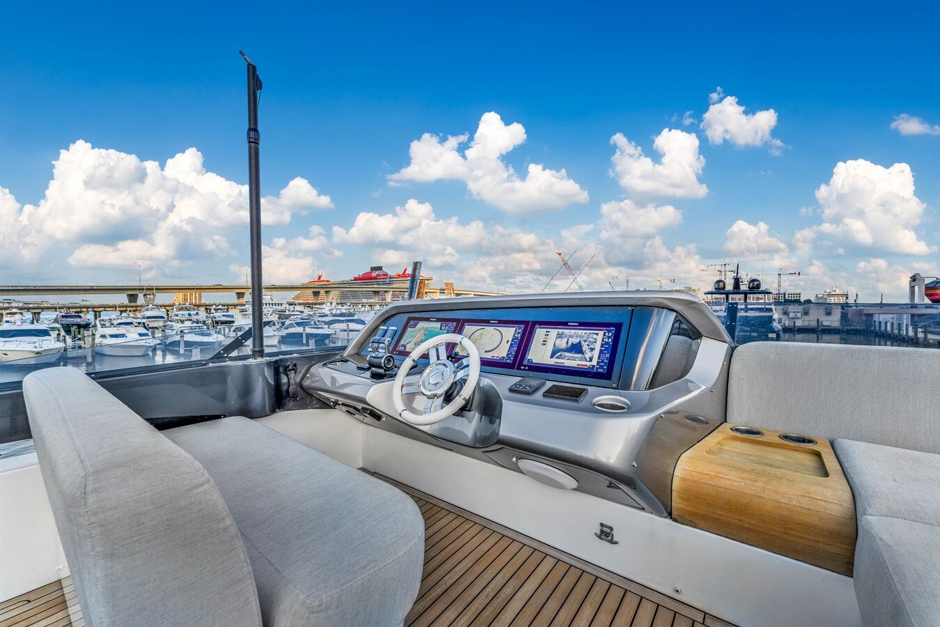 2021-azimut-yachts-94-7b064b