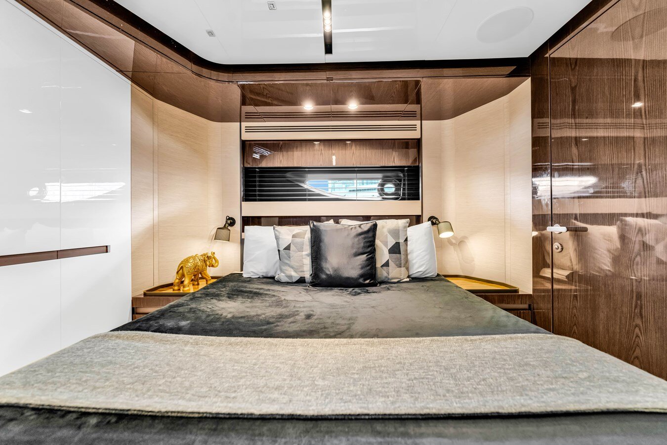 2021-azimut-yachts-94-7b064b