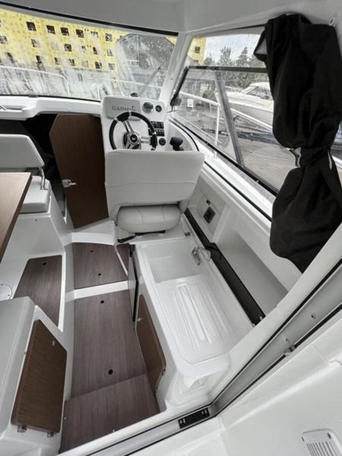 2021-beneteau-24-6-b4e9d5