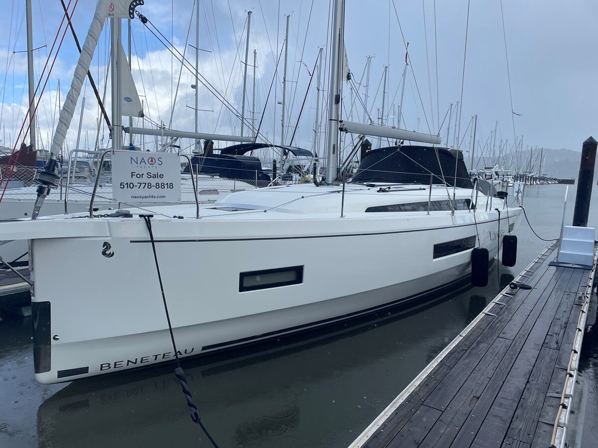 2021-beneteau-42-3-2a1a7f