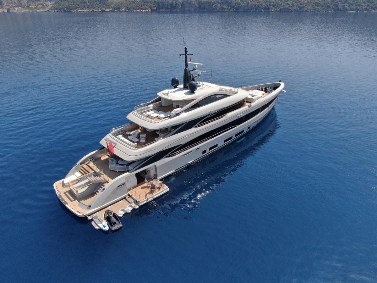 2021-benetti-164-1-6f30af