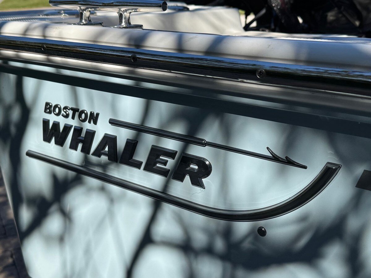 2021-boston-whaler-17-1-fc6f51