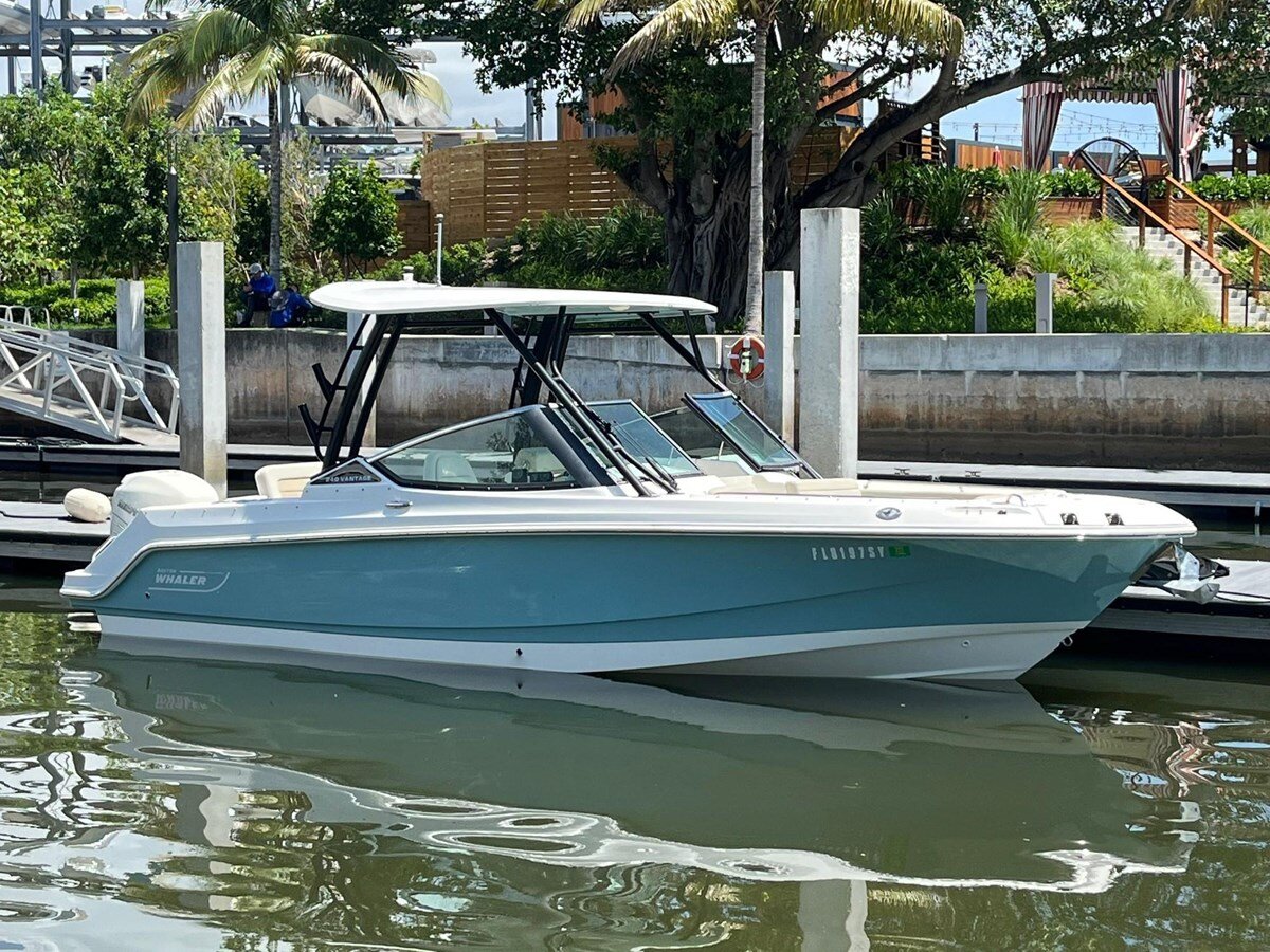 2021-boston-whaler-24-17fbaf