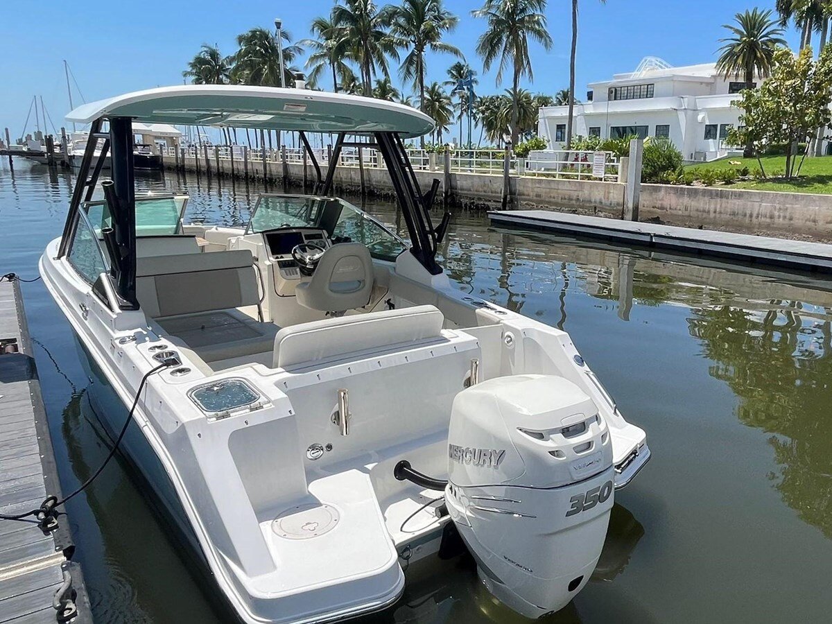 2021-boston-whaler-24-17fbaf