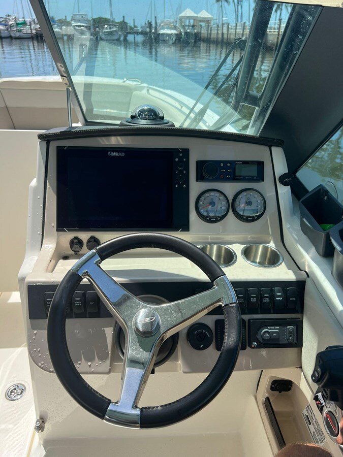 2021-boston-whaler-24-17fbaf