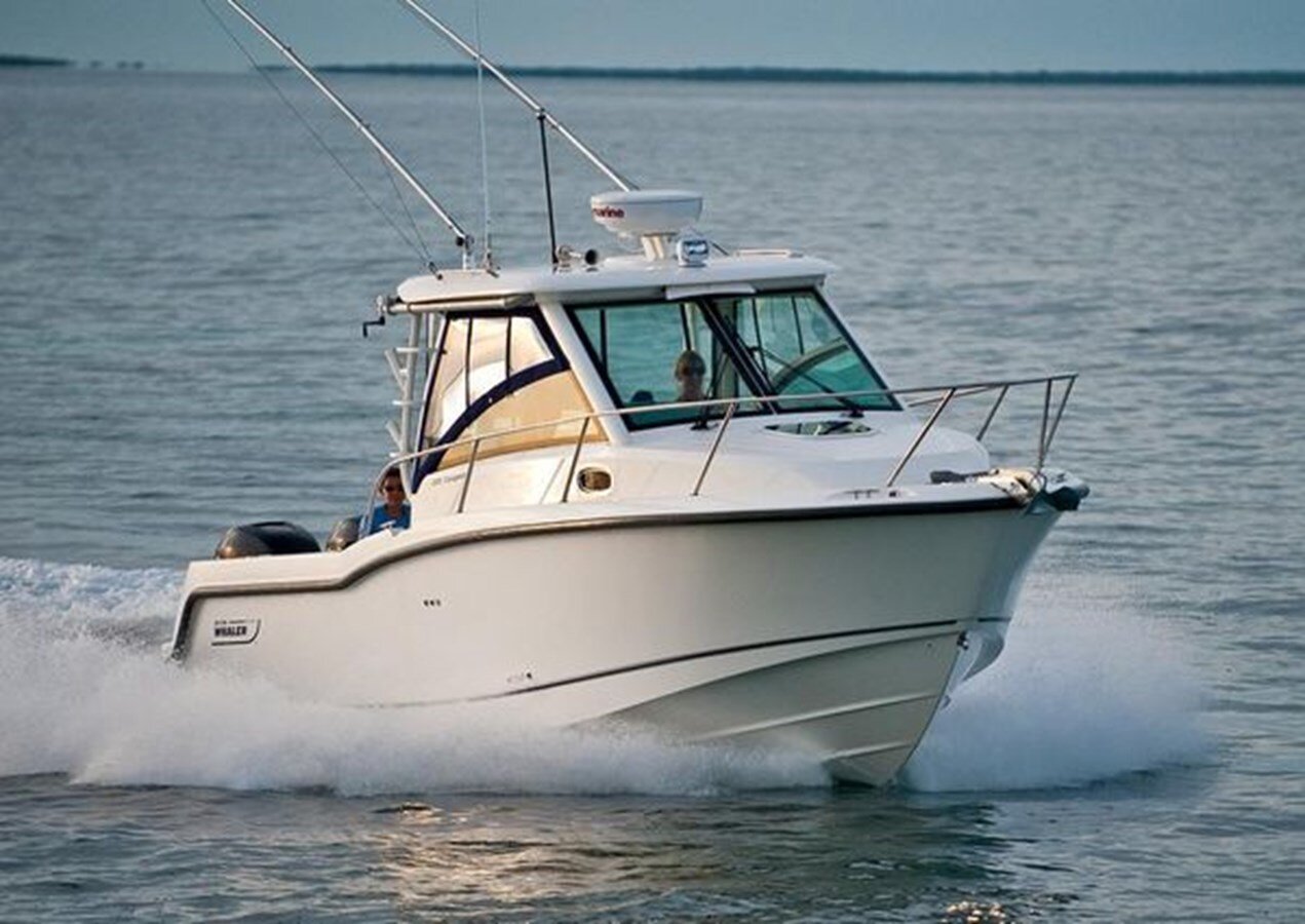 2021-boston-whaler-27-10-3cf955