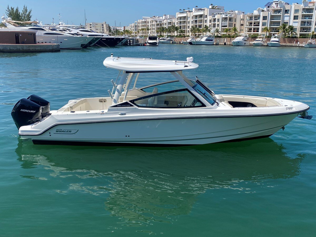 2021-boston-whaler-28-588b4f