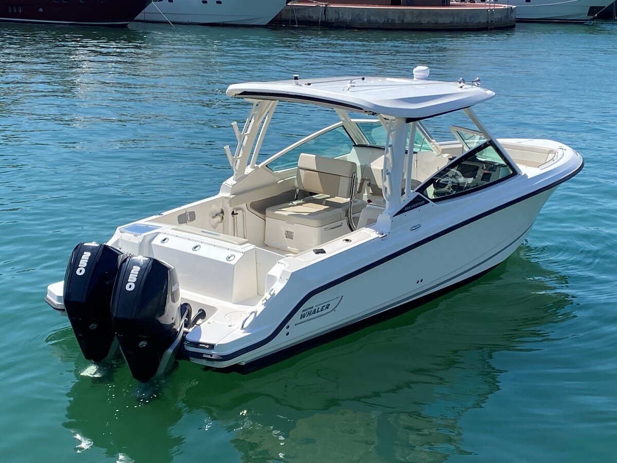 2021-boston-whaler-28-588b4f